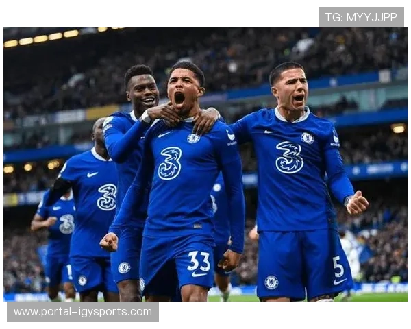 埃弗顿2-1逆转富勒姆，莱诺乌龙送礼